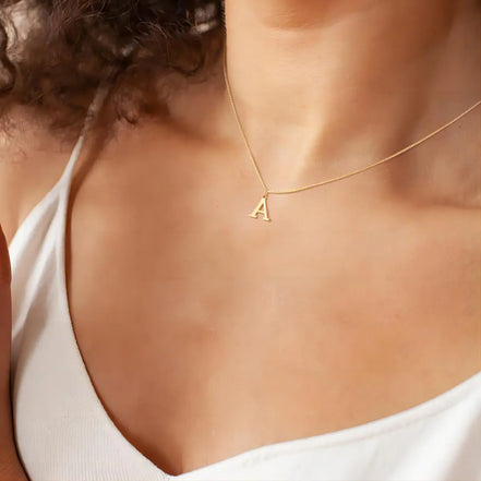 Léonie | Collier avec initiales de lettres d'amour en or