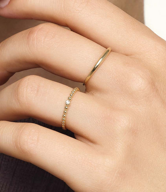 Léonie | Anneau en dôme mince en or