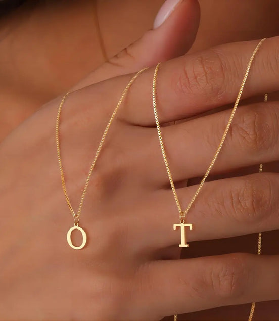Léonie | Collier avec initiales de lettres d'amour en or