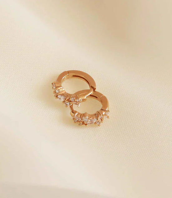 Léonie | Boucles d'oreilles en or avec des clusters de cristal