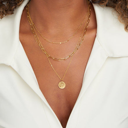 Léonie | Collier de cou avec détails en monnaie