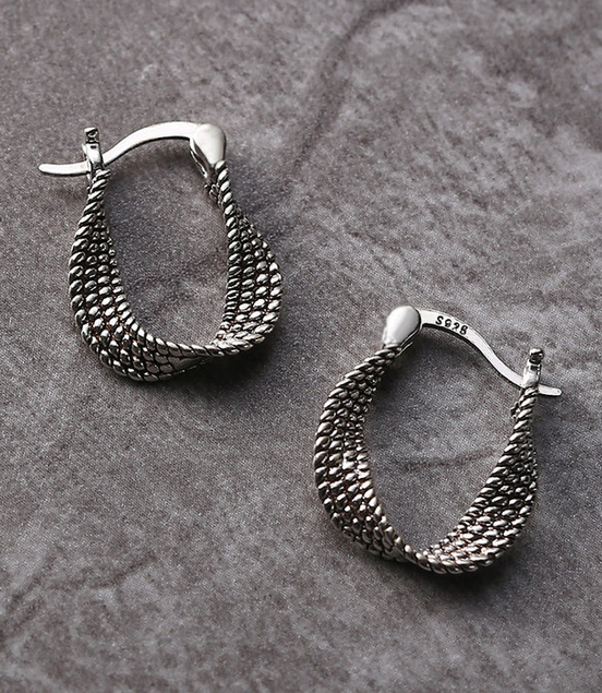 Léonie | Boucles d'oreilles en argent asymétriques chics