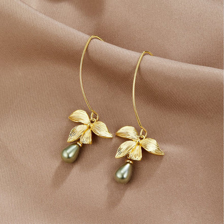Léonie | Perle de Jade & Boucles d'Oreilles en Forme de Fleur