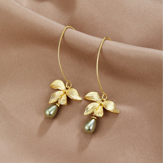 Léonie | Perle de Jade & Boucles d'Oreilles en Forme de Fleur