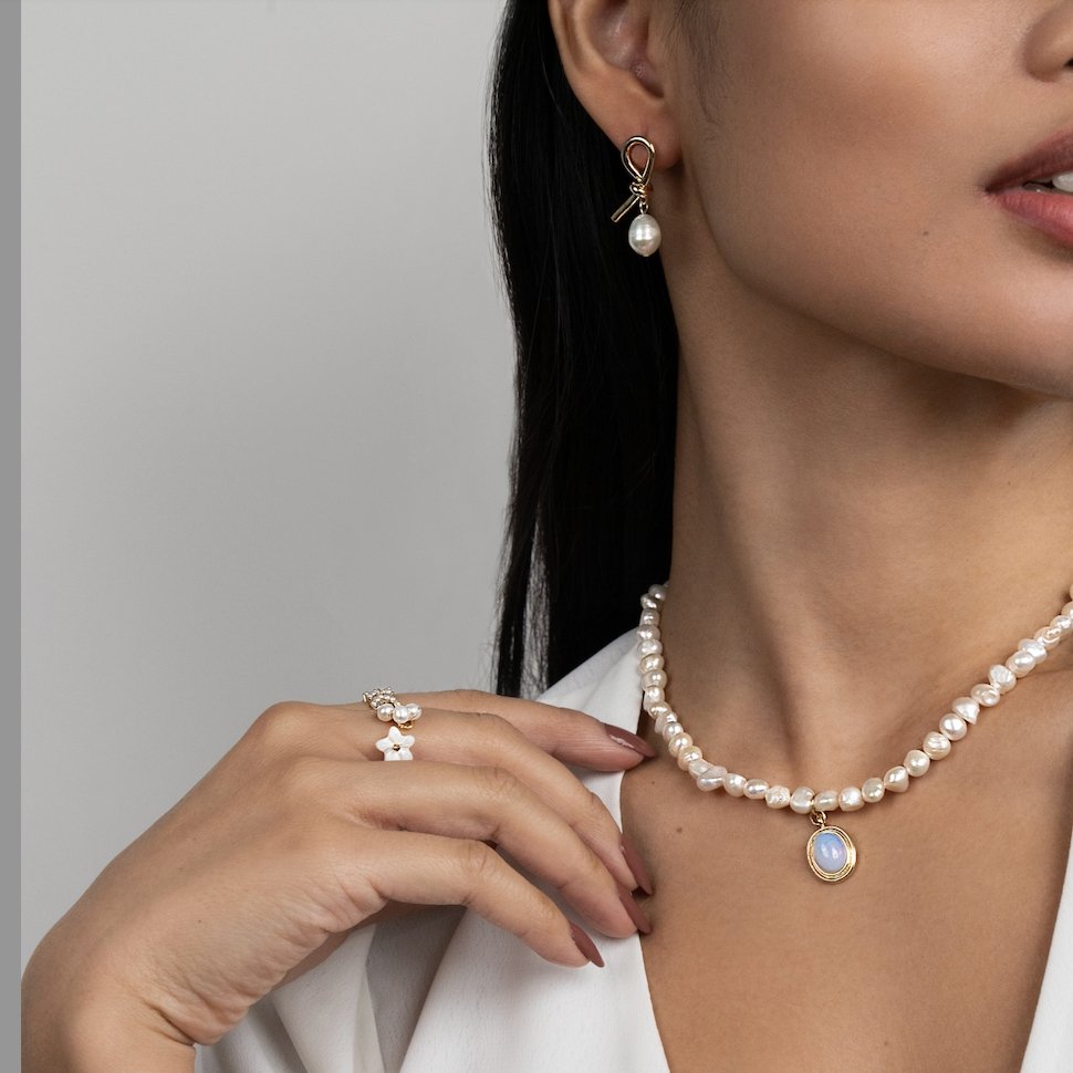 Léonie | Boucles d'oreilles en or noué et perles d'eau douce