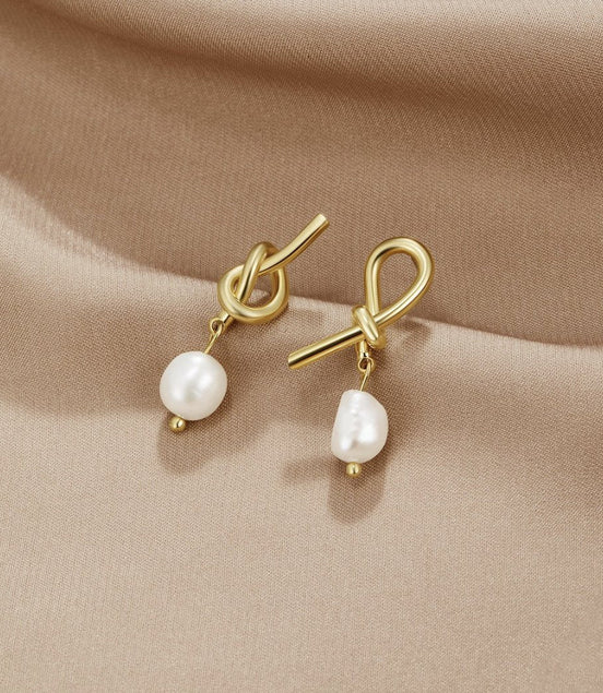 Léonie | Boucles d'oreilles en or noué et perles d'eau douce