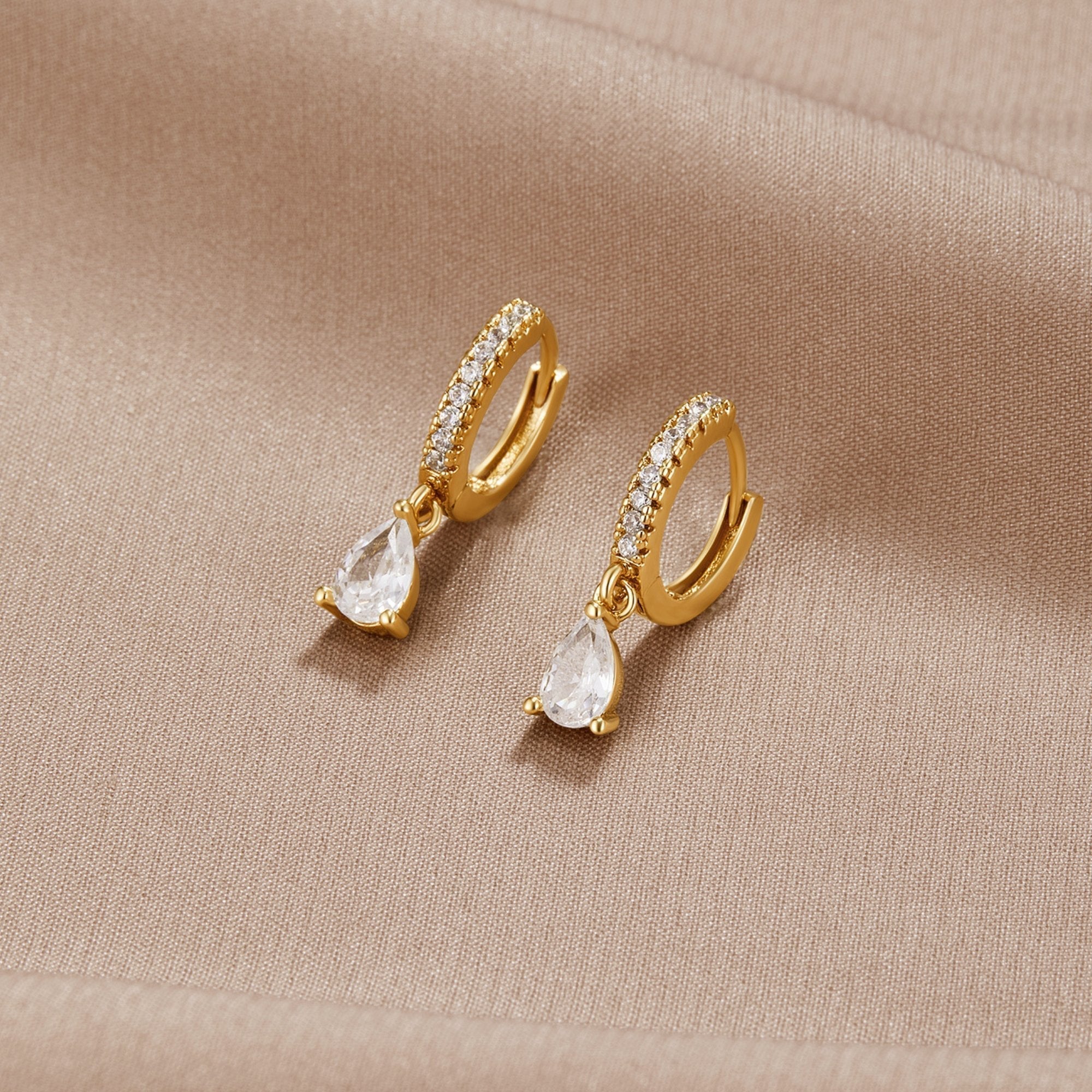 Léonie | Boucles d'oreilles en cristal doré premium